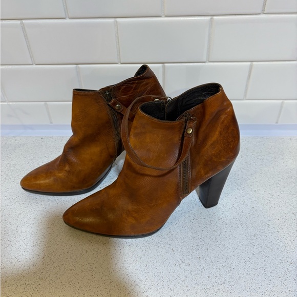 Stuart Weitzman Shoes - Stuart Weitzman Backstrap Saddle Old West Calf Leather Ankle Boots Booties 11.5M